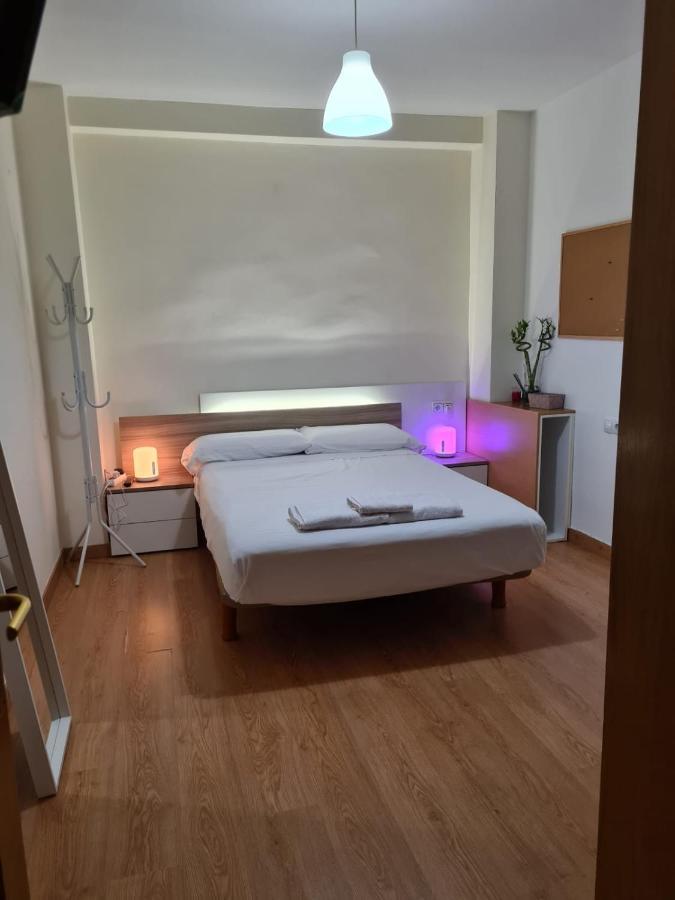 Habitacion Con Bano Privado- En Casa Familiar Beatriz Валенсия Экстерьер фото